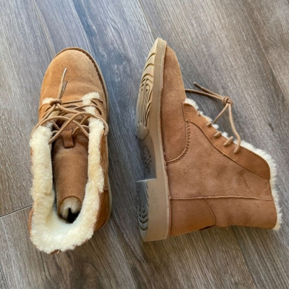 UGG Quincy Suede Sheepskin Fur Booties Lined Combat Boots Chestnut Women 9